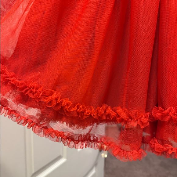 Mini Boden Red Velvet Dress with Tulle Skirt and Sequin Design. Size 9-10Y - Picture 4 of 5